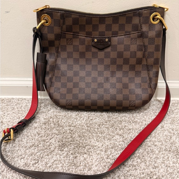 Louis Vuitton
Damier Ebene South Bank Besace Crossbody/Shoulder Bag - Picture 11 of 16